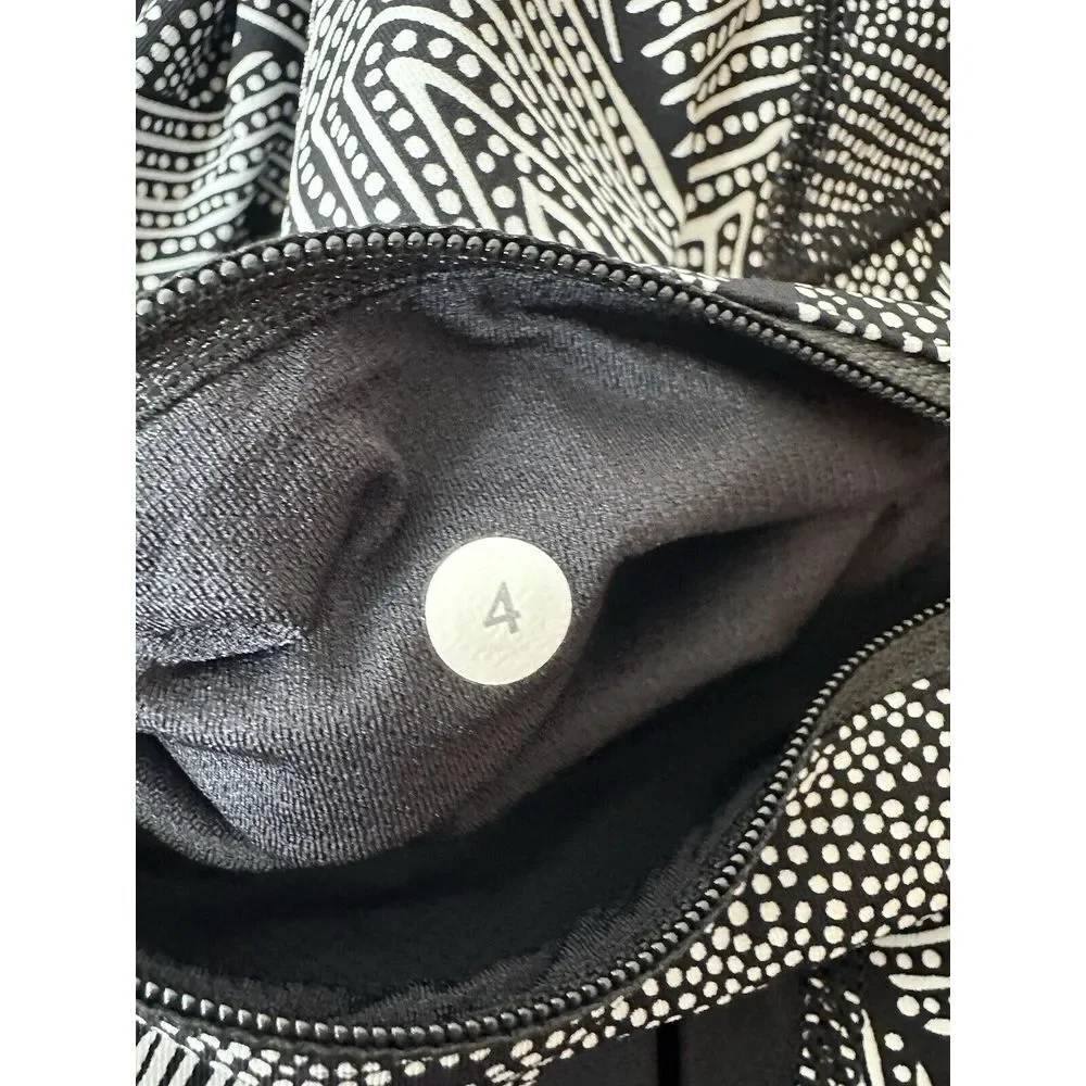 LULULEMON Leggings Womens Black & White‎ Geometric Print w/ Black Mesh Size 4